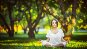 LOL英雄联盟下注平台-十连胜王者归来！费德勒超越回归赛场预期，塞尔维亚队极限挑战再启航